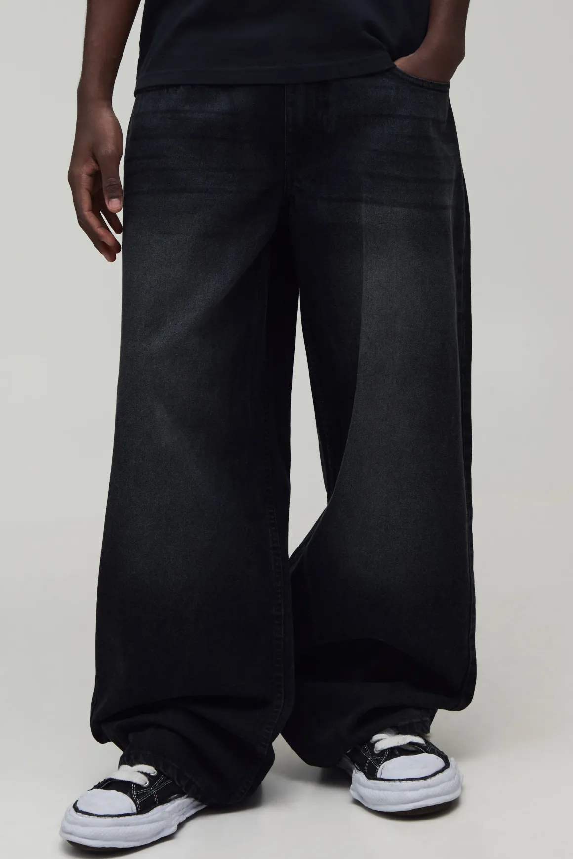 Jean Baggy À Poche Arrière Brodée