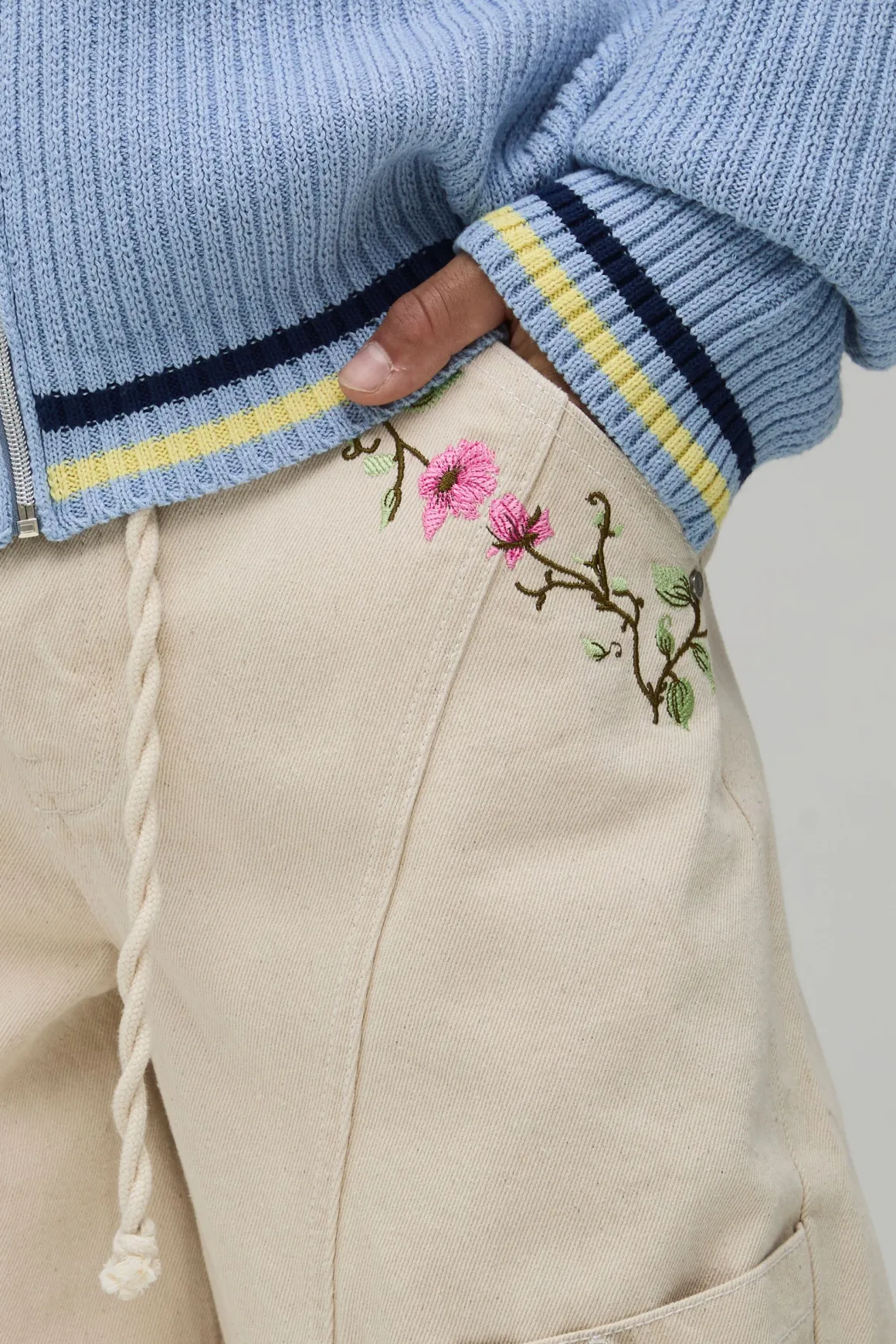 Jean Baggy Rigide Avec Ceinture Corde À Motif Floral