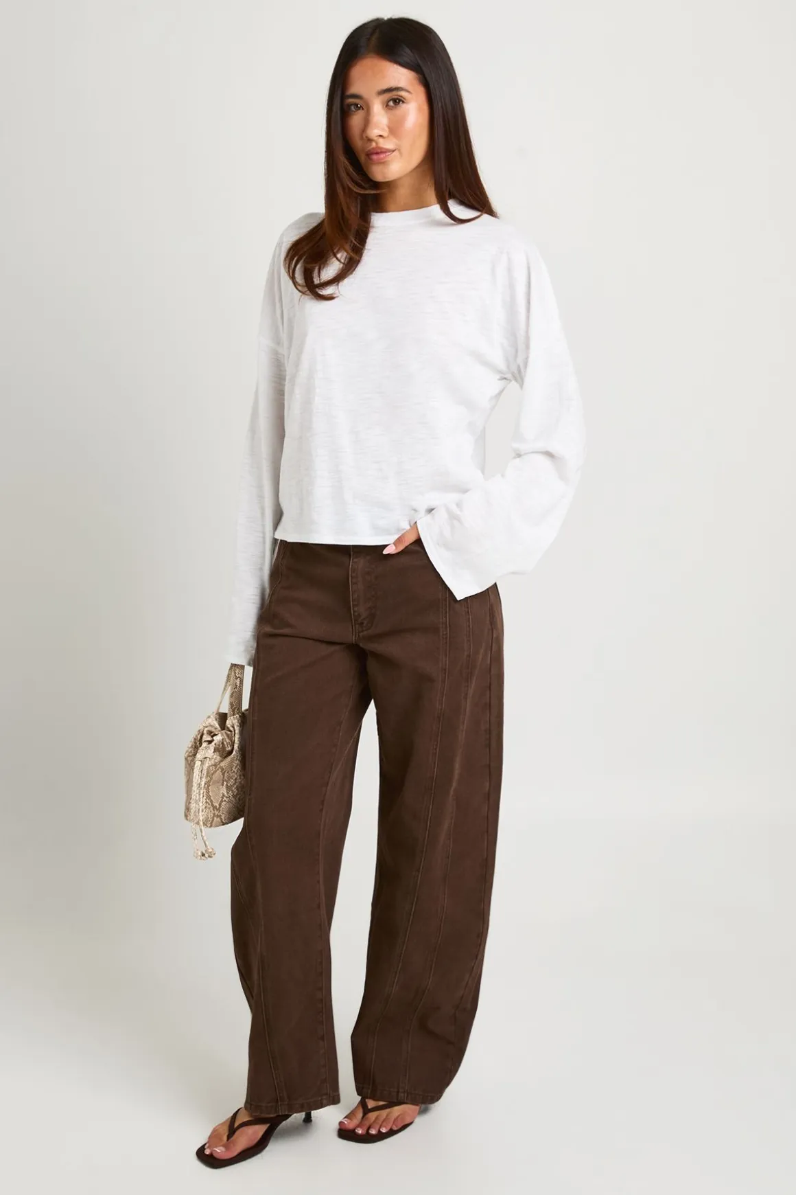 Jean Barrel Taille Haute Avec Détails De Coutures