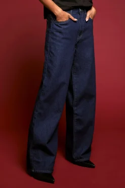 boohoo Jean basique à taille haute et jambe évasée<Femme Denim|Jeans