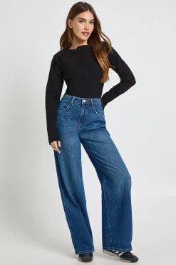 Jean basique à taille haute et jambe large