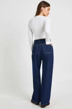 Jean basique à taille haute à jambe droite