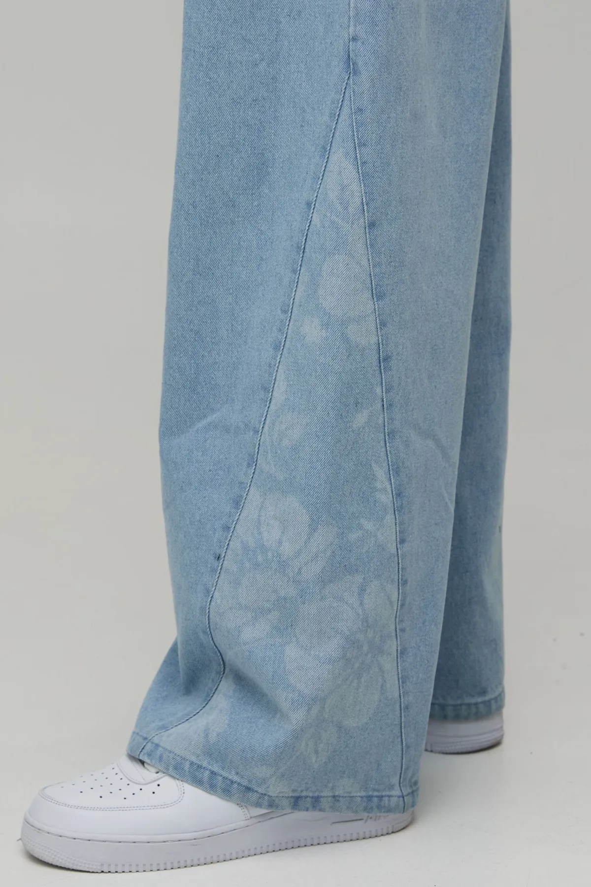 boohooMAN Jean Coupe Ample À Gousset Fleuri<Homme Denim|Jeans