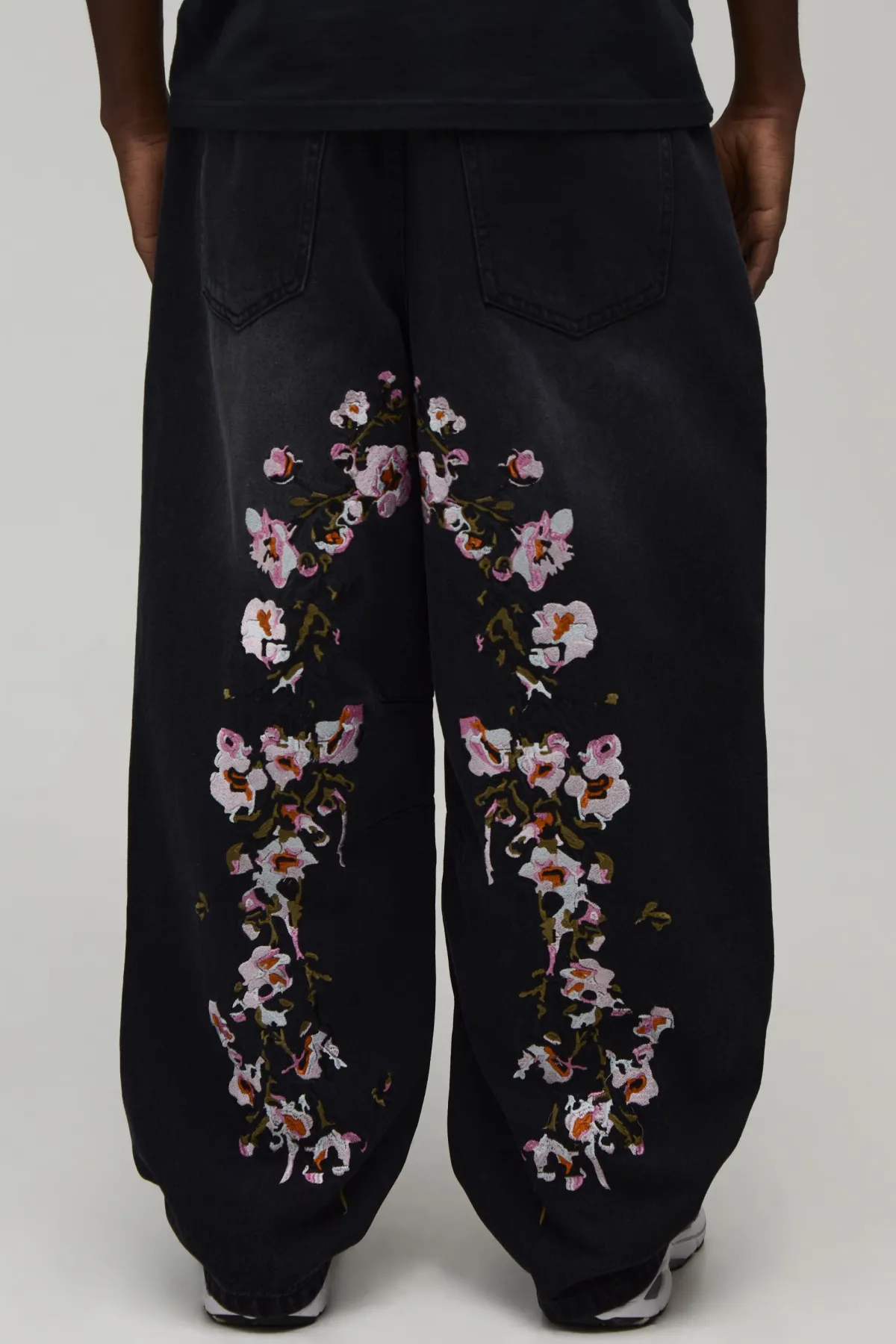 boohooMAN Jean Coupe Ballon Broderie Florale<Homme Denim|Denim