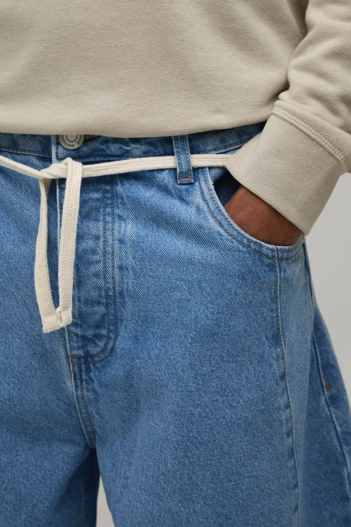 Jean Coupe Baril À Panneaux Avec Ceinture Corde