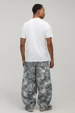 Jean Coupe Barrel Délavé À Imprimé Camouflage