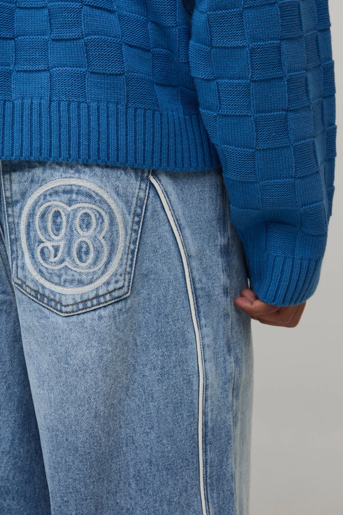 boohooMAN Jean Coupe Barrel à Plis Devant avec Cordons de Serrage<Homme Denim|Denim