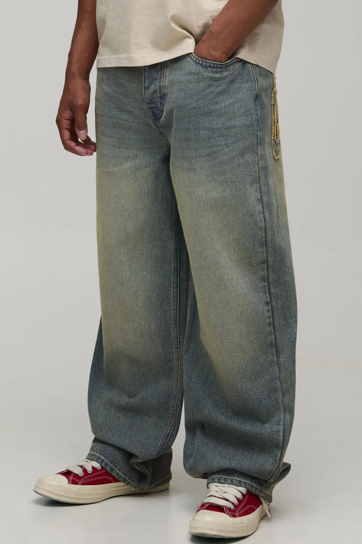 boohooMAN Jean Coupe Décontractée Avec Appliqués Varsity<Homme Denim|Denim
