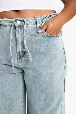 boohoo Jean droit à lacets à l'arrière élastiqués<Femme Denim|Jeans