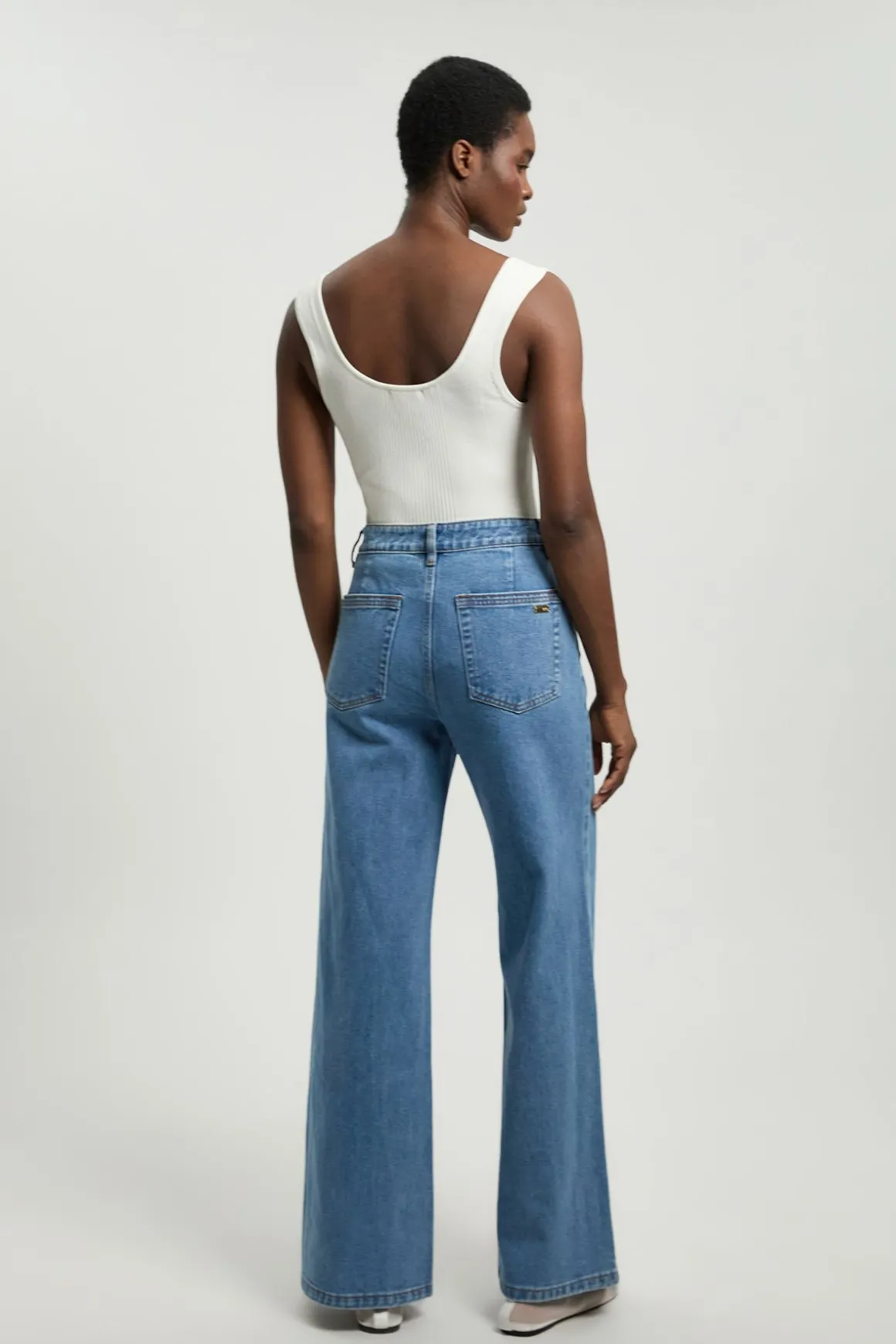 Jean Droit Petite En Denim Avec Poches Plaquées