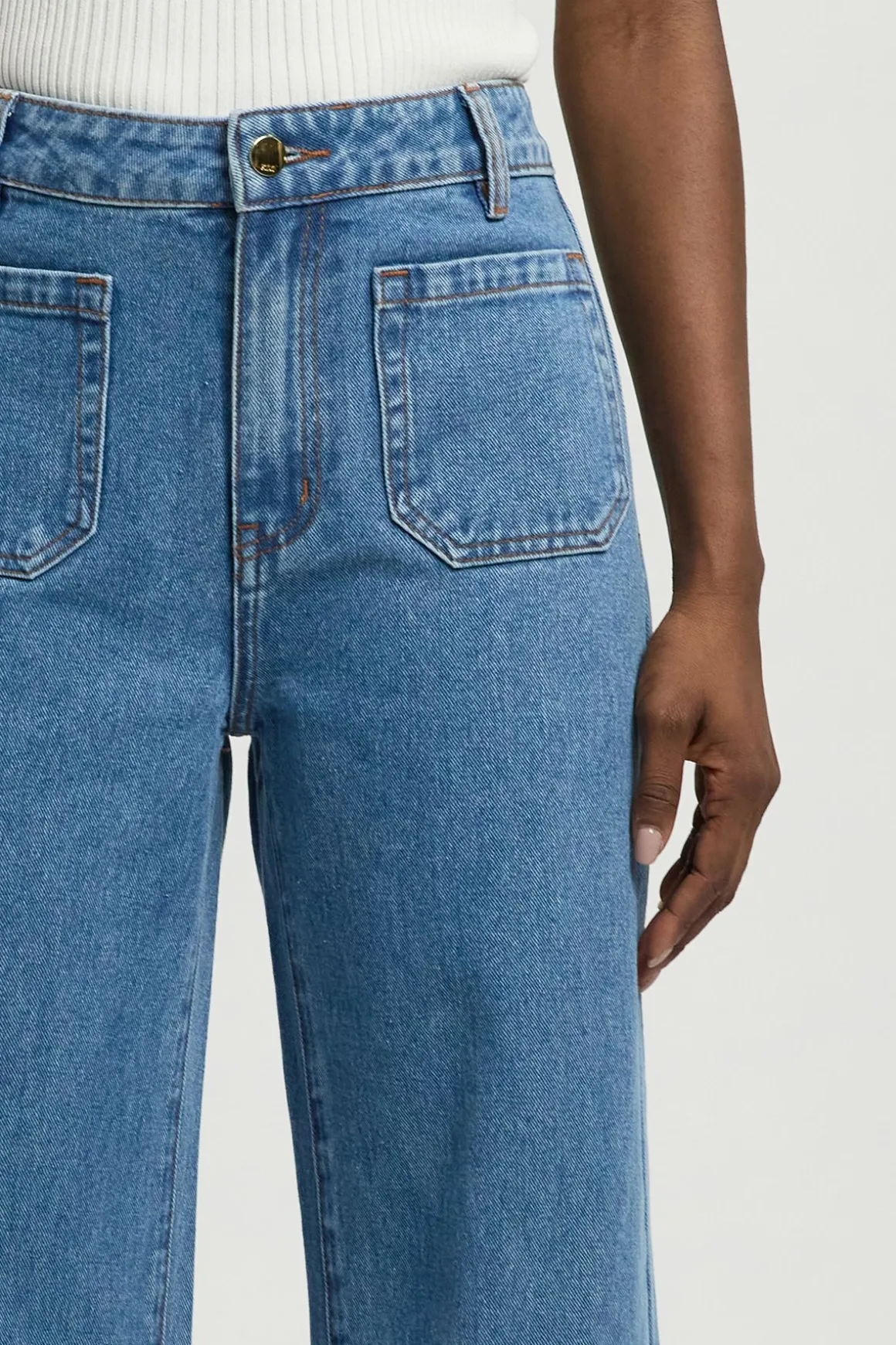 Jean Droit Petite En Denim Avec Poches Plaquées