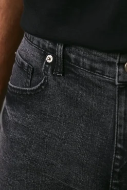 Jean Droit Stretch Noir Délavé Coupe Ajustée