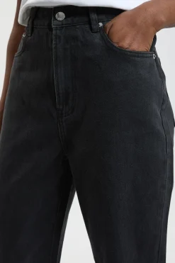Jean Droit Taille Haute en Denim Rigide
