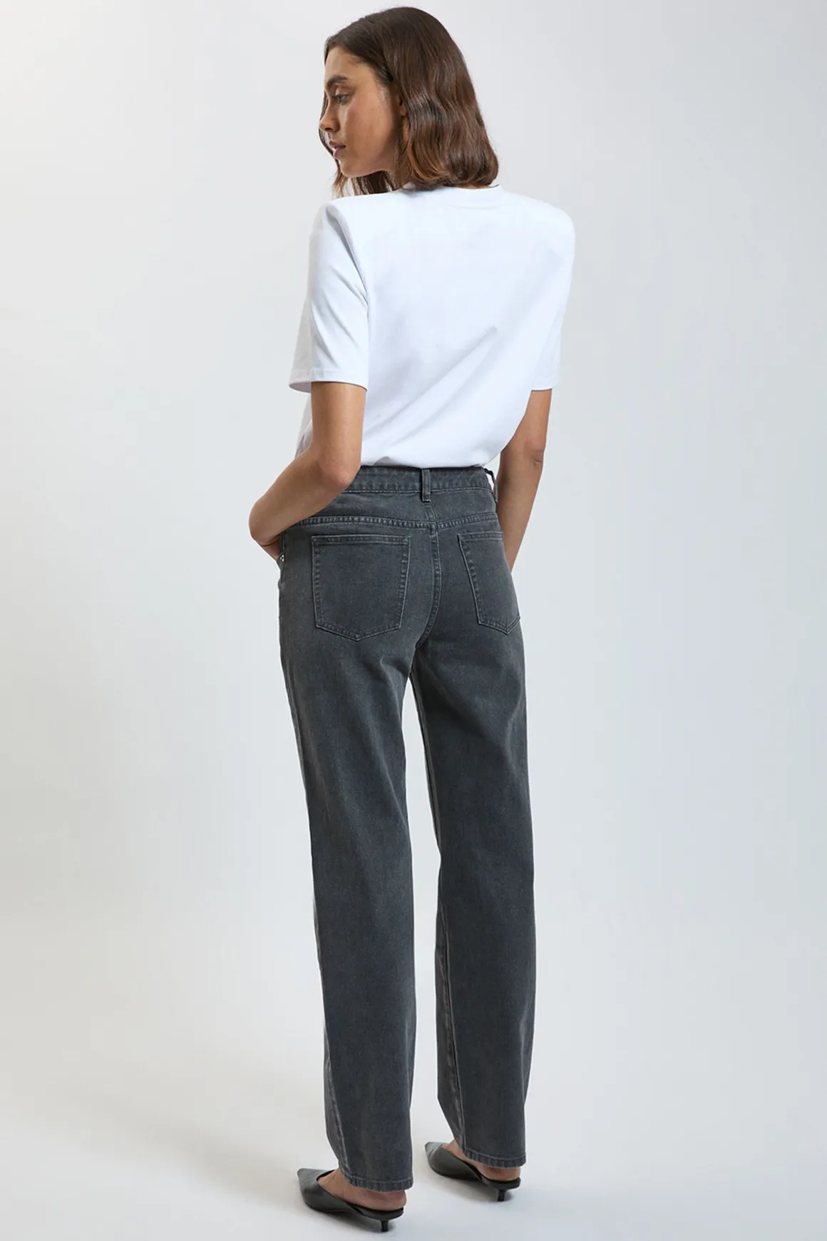 Jean Droit Taille Moyenne en Denim Rigide