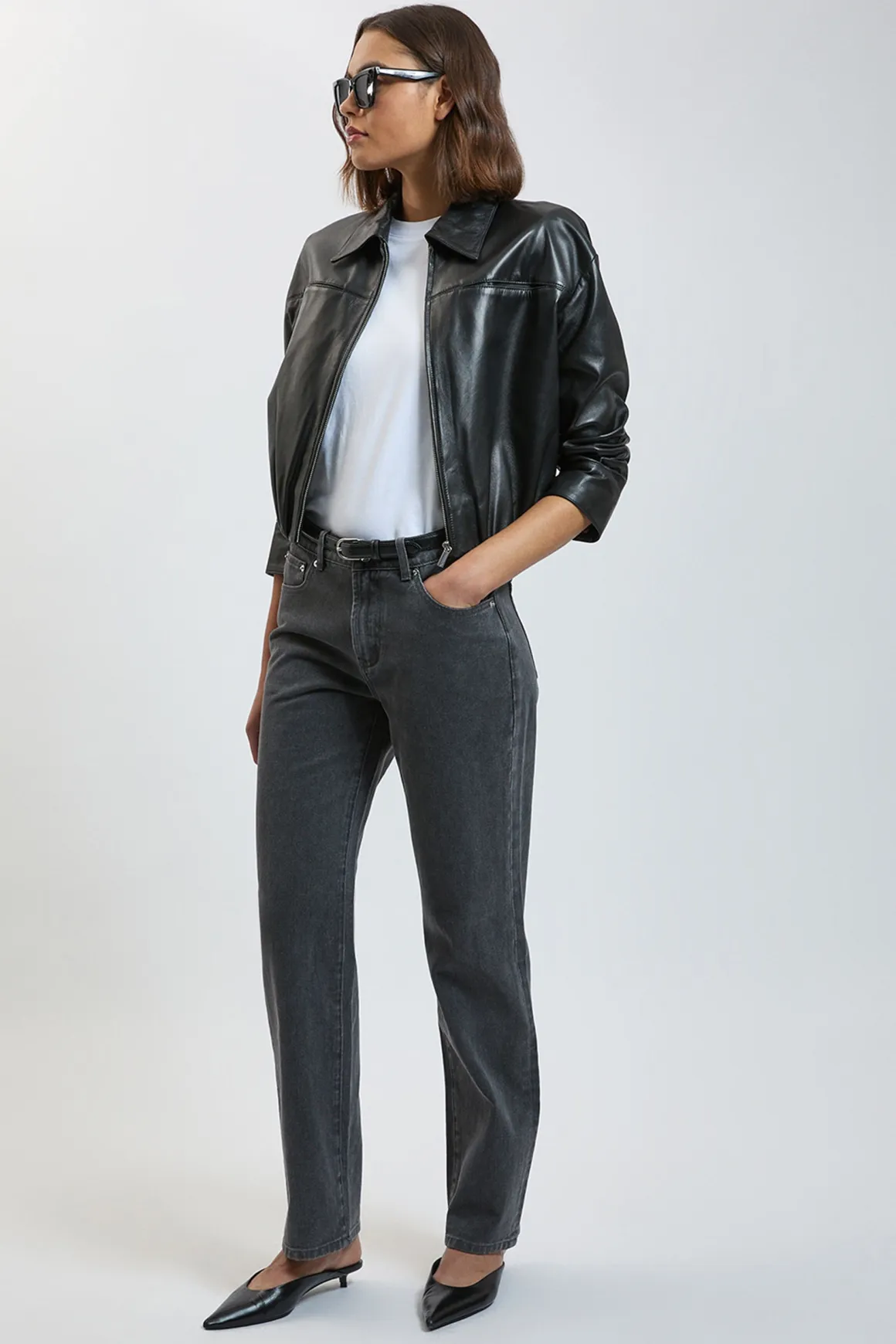 Jean Droit Taille Moyenne en Denim Rigide