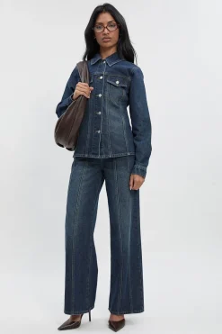 Jean à détail de couture, taille haute et jambe droite