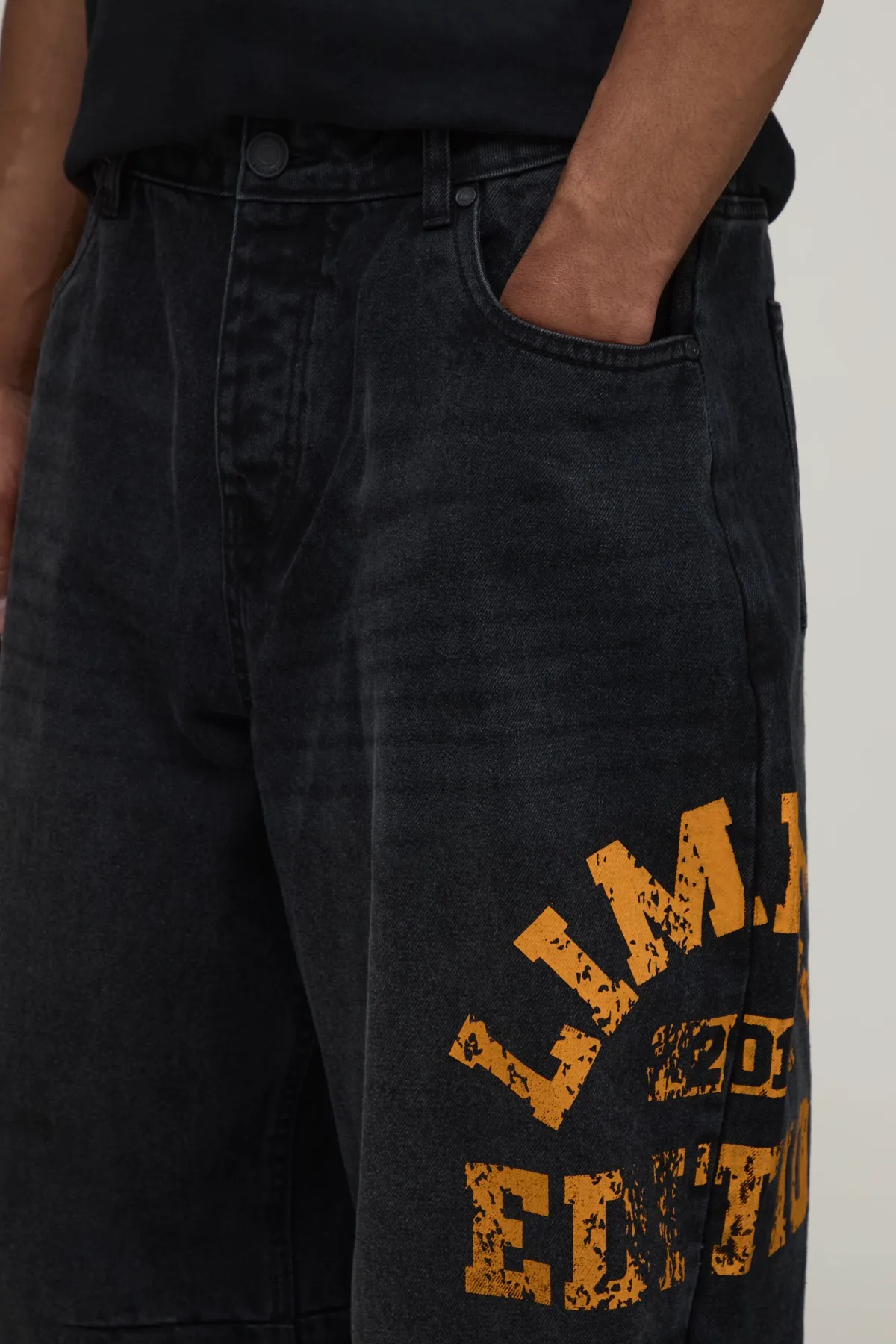 boohooMAN Jean En Denim Imprimé Varsity Coupe Ballon Rigide<Homme Jeans Grande Taille|Denim