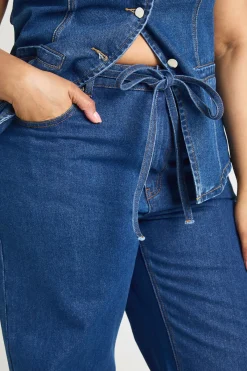 boohoo Jean Grande Taille Jambe Droite Avec Lien Élastiqué Au Dos<Femme Denim|Jeans