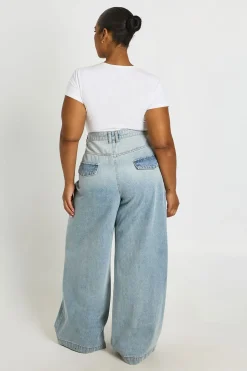 Jean Grande Taille Jambe Large Avec Détail De Plis Et Poches Arrière