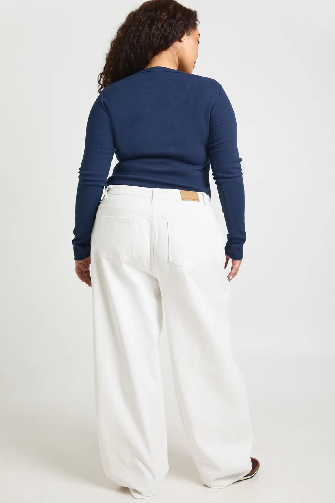 Jean Grande Taille Taille Mi-haute Jambe Barrel Avec Détails De Coutures