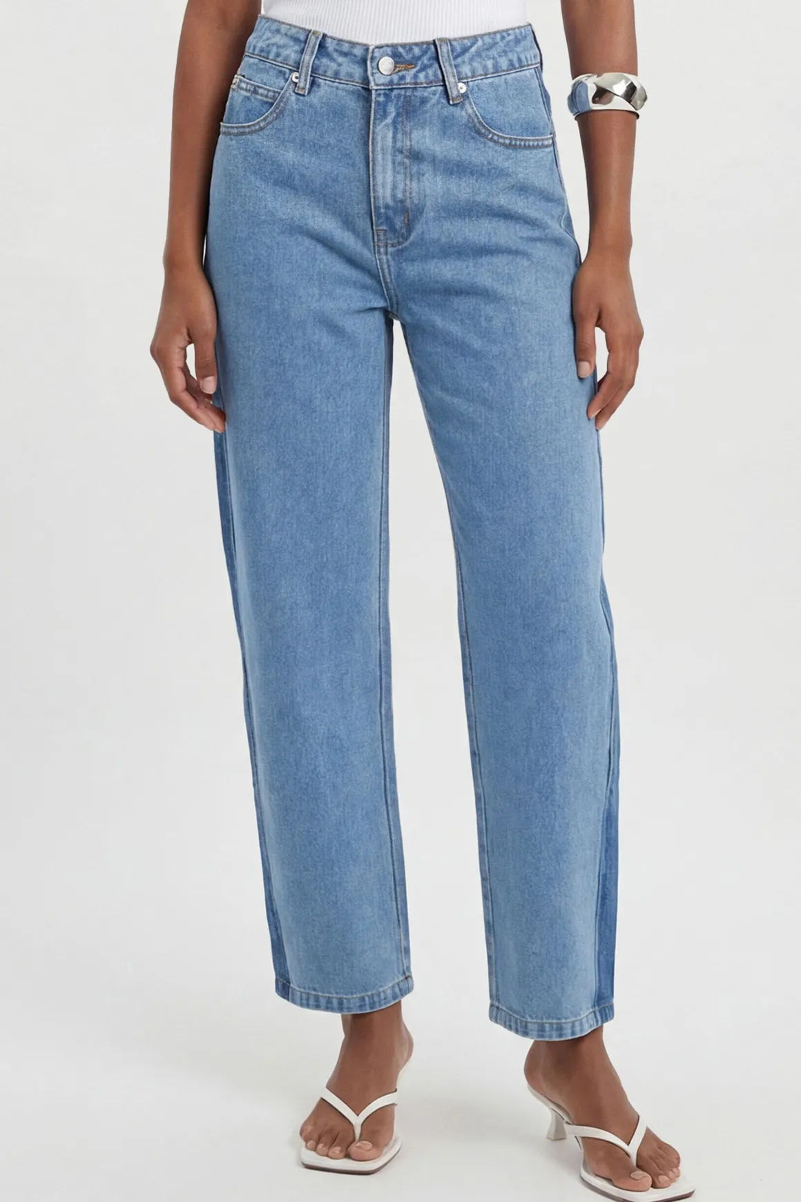 Jean À Jambes Tonneau Avec Empiècements En Denim