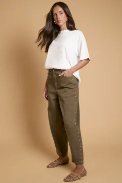 Jean À Jambe Tonneau Avec Détails De Clous Premium