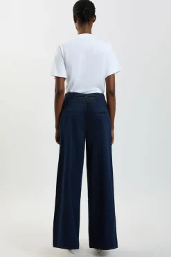 Jean Large En Denim Avec Détails De Coutures