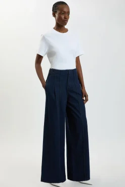 Jean Large En Denim Avec Détails De Coutures