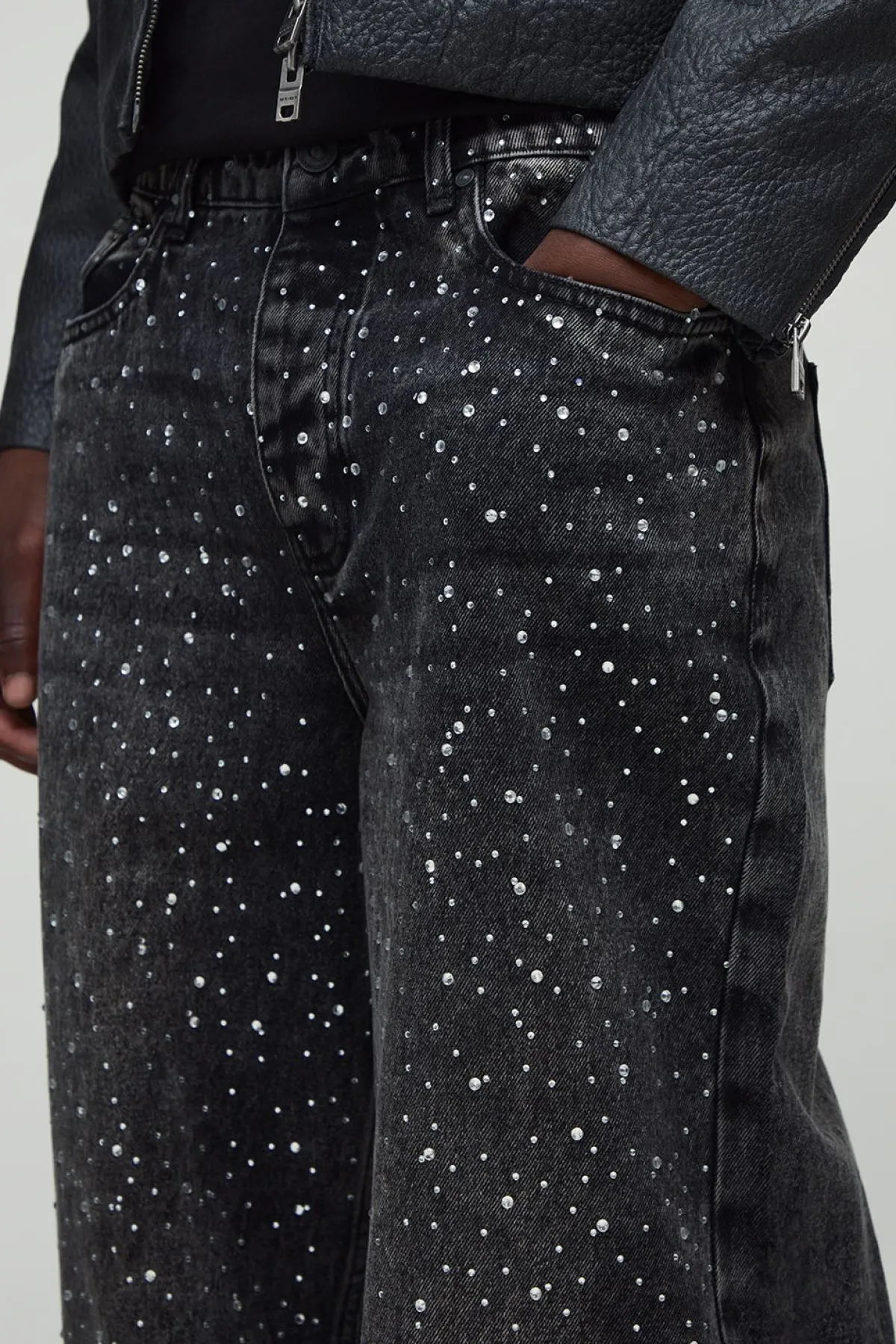 boohooMAN Jean long délavé à perles et strass, déchiré, coupe décontractée<Homme Denim|Tout Afficher