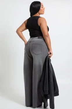 Jean orné, taille haute, jambe droite Plus