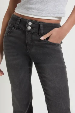Jean Petite à taille basse à double bouton et évasé