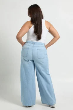 Jean Plus Basics à taille haute et à jambes larges