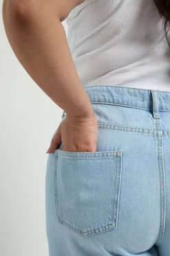 Jean Plus Basics à taille haute et à jambes larges