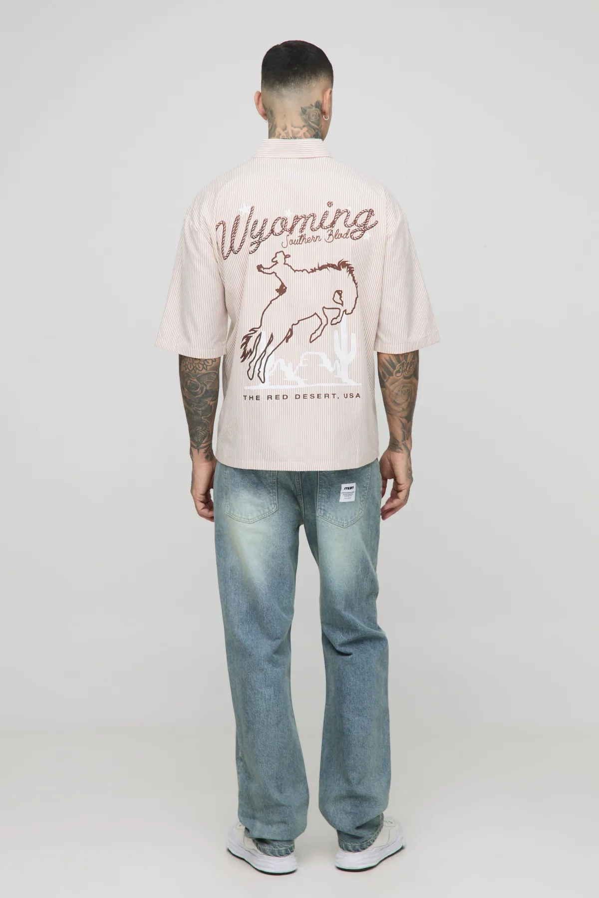 boohooMAN Jean pour grande taille à jambe droite, délavé extrême, onglet tissé<Homme Denim|Tout Afficher
