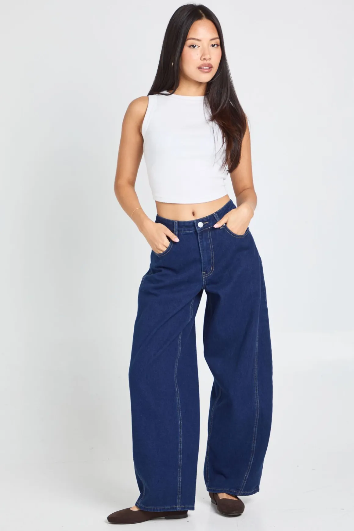 Jean pour petite taille à taille mi-haute, couture torsadée et jambe tonneau