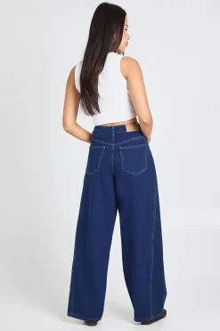 Jean pour petite taille à taille mi-haute, couture torsadée et jambe tonneau