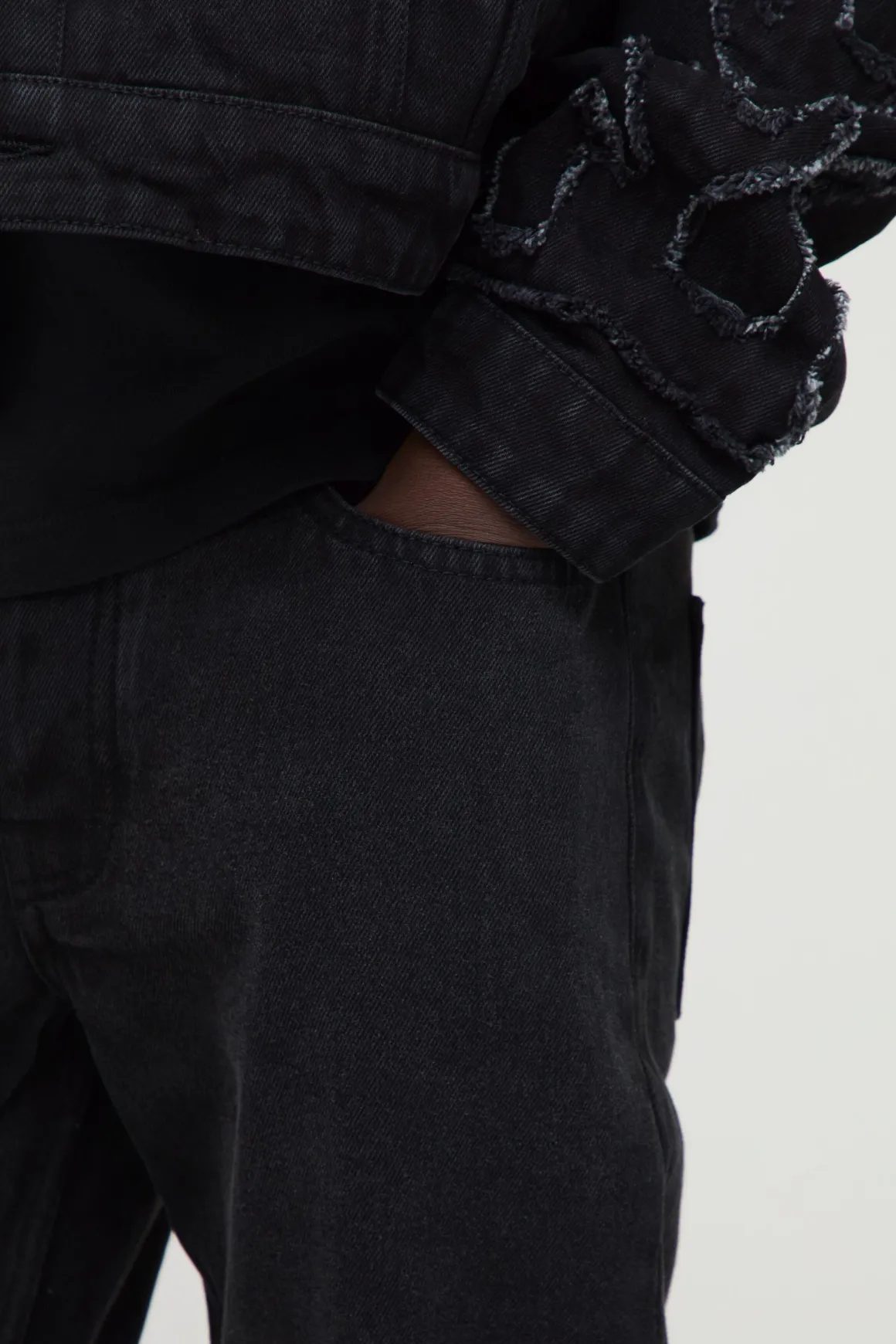 Jeans à appliqué flamme, coupe slim empilée et évasée