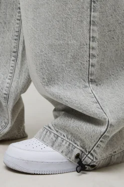 Jeans basique à coupe parachute