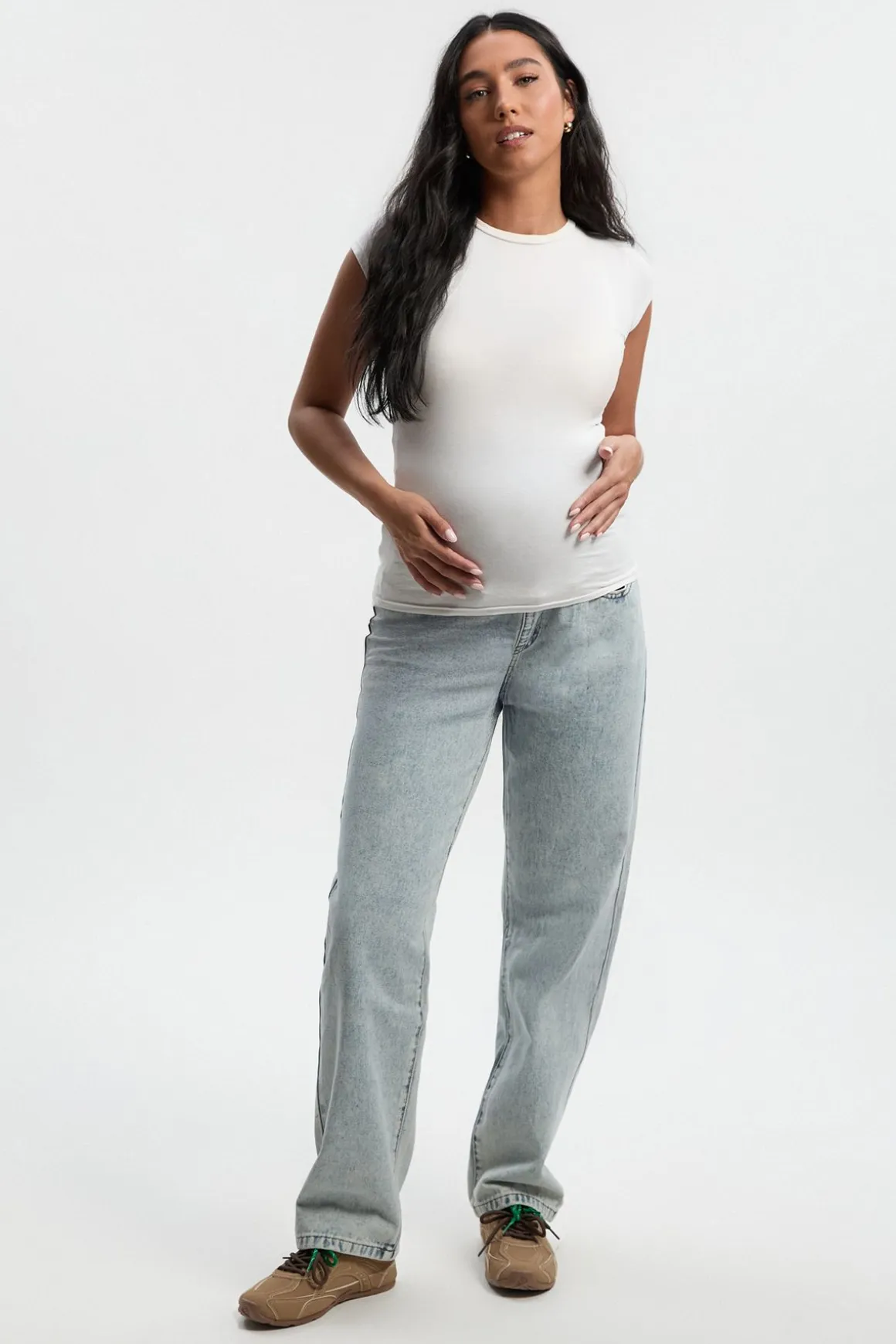 Jeans de maternité avec panneau au-dessus du ventre – Coupe droite