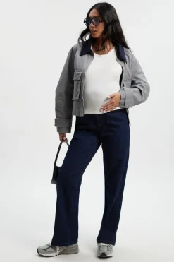 Jeans de maternité à jambe droite à porter par-dessus le ventre