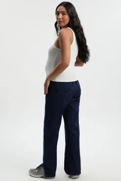 Jeans de maternité à jambe droite à porter par-dessus le ventre