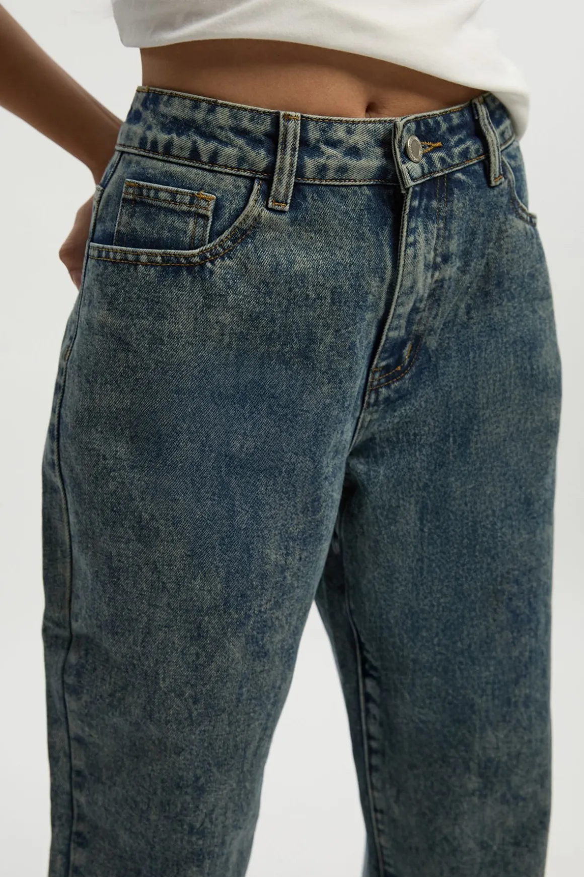Jeans droits à ourlet fendu Boohoo Basics