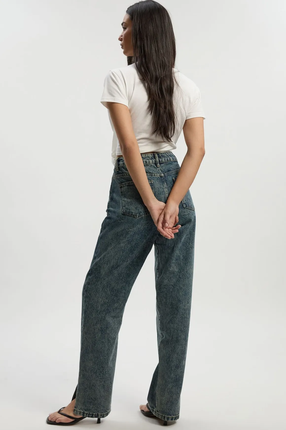 Jeans droits à ourlet fendu Boohoo Basics
