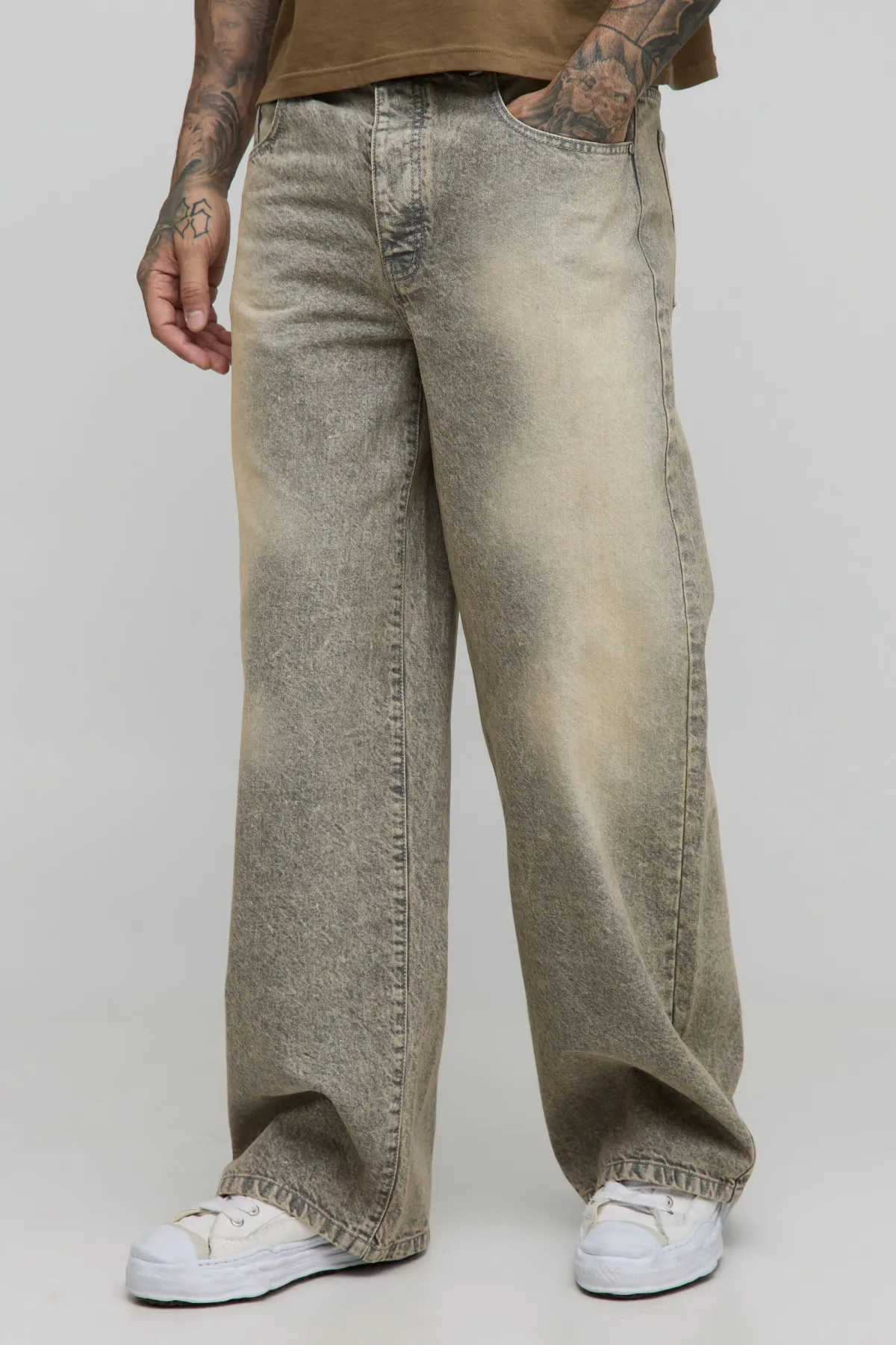 boohooMAN Jeans en denim délavé, teinté, rigide, ample pour grandes tailles<Homme Denim|Tout Afficher