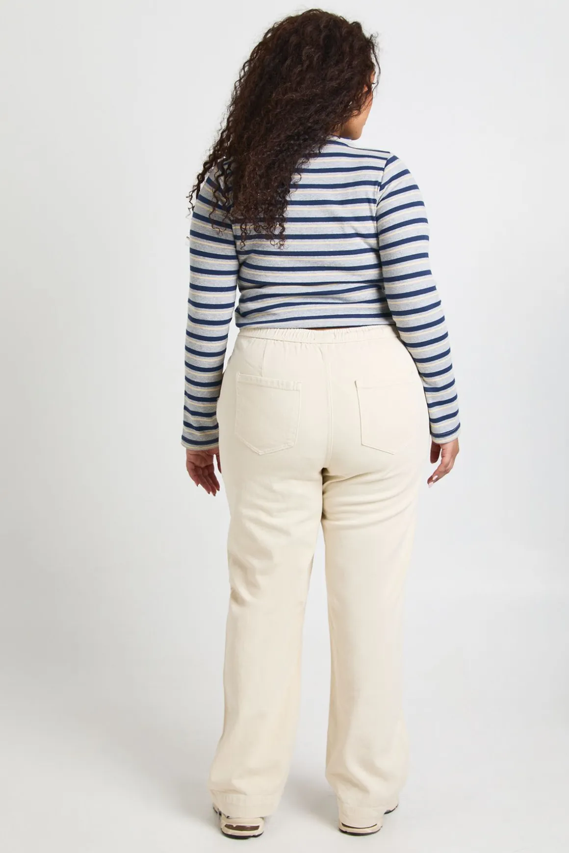 Jeans grande taille à taille élastique avec cordon de serrage et jambes larges