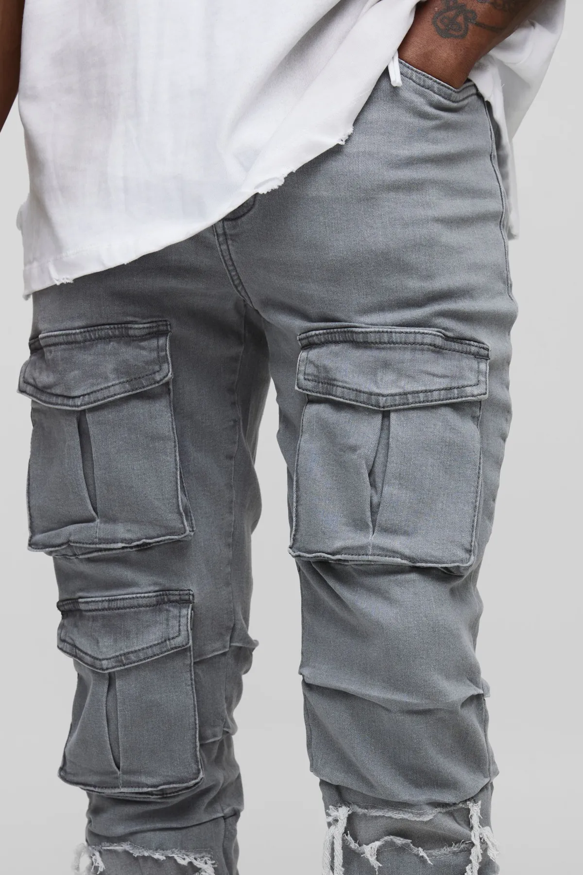 boohooMAN Jean skinny cargo grande taille à fronces, déchiré et réparé, avec lavage glacé<Homme Denim|Tout Afficher