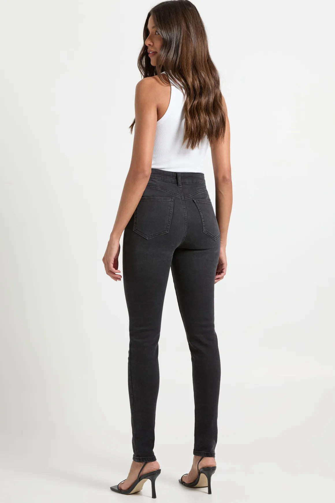 Jean skinny taille haute qui sublime les fesses