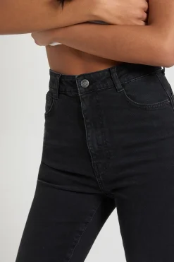 boohoo Jean skinny taille haute, version longue, pour sublimer les fesses<Femme Denim|Jeans