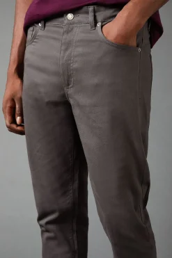 Jean Slim Fit en Sergé Stretch Gris Foncé