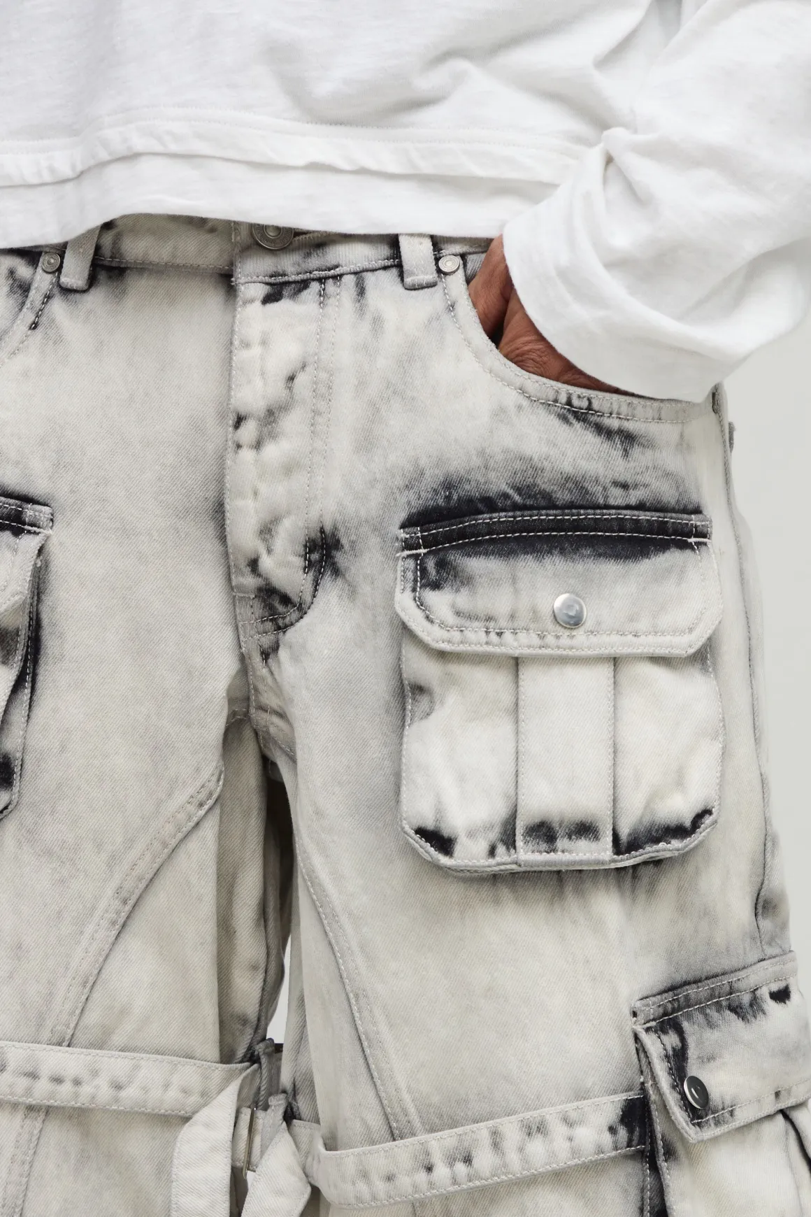 Jeans multi-cargo super baggy, extrêmement délavés